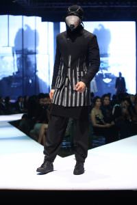 model-wearing-rajesh-pratap-singh-at-van-heusen-and-gq-fashion-nights-1